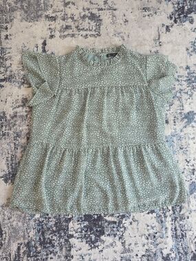 💥💥5 For $25💥💥Sage Green Printed Ruffle Sleeve Blouse